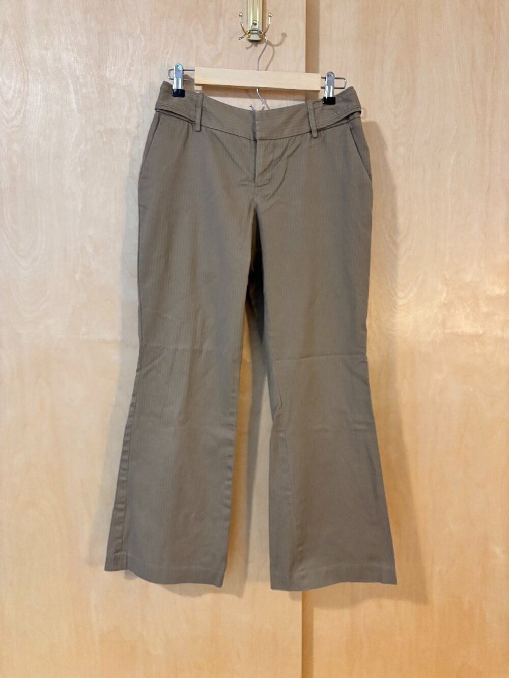 Banana Republic Tan Pinstripe Y2K Business Casual Stretch Flare Trouser Pants Si
